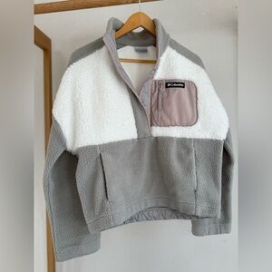 Columbia Gray and White Fleece Pullover size small